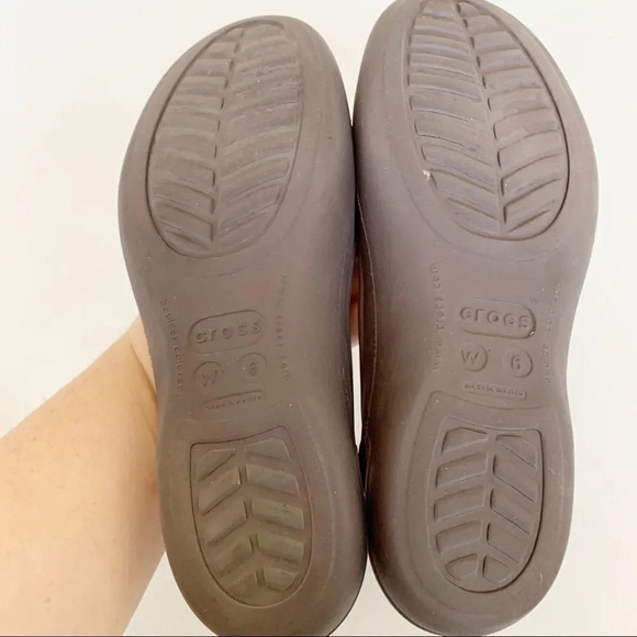 Crocs Taupe Slingback Ballet Flat Jewel Accent Women’s Size 6 Spring Rubber Shoe - Picture 3 of 7